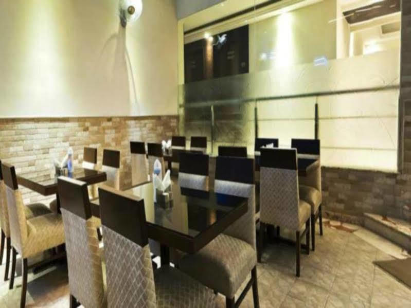 Fabhotel Marble Arch Karol Bagh Дели Экстерьер фото